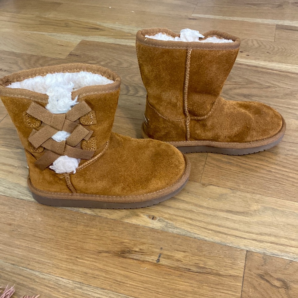 Kookaburra by Ugg toddler boots